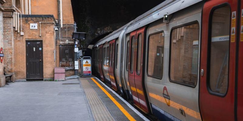 Complete Guide to Navigating the London Underground